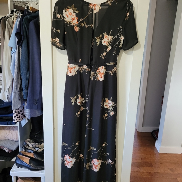 Peek a Boo Maxi Dress - Picture 4 of 6